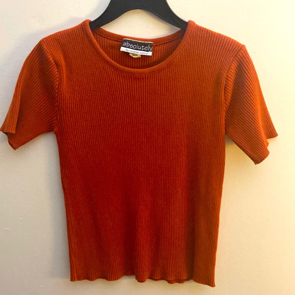 The Color Is More Rust Not Red Short Sleeve Vinta… - image 1